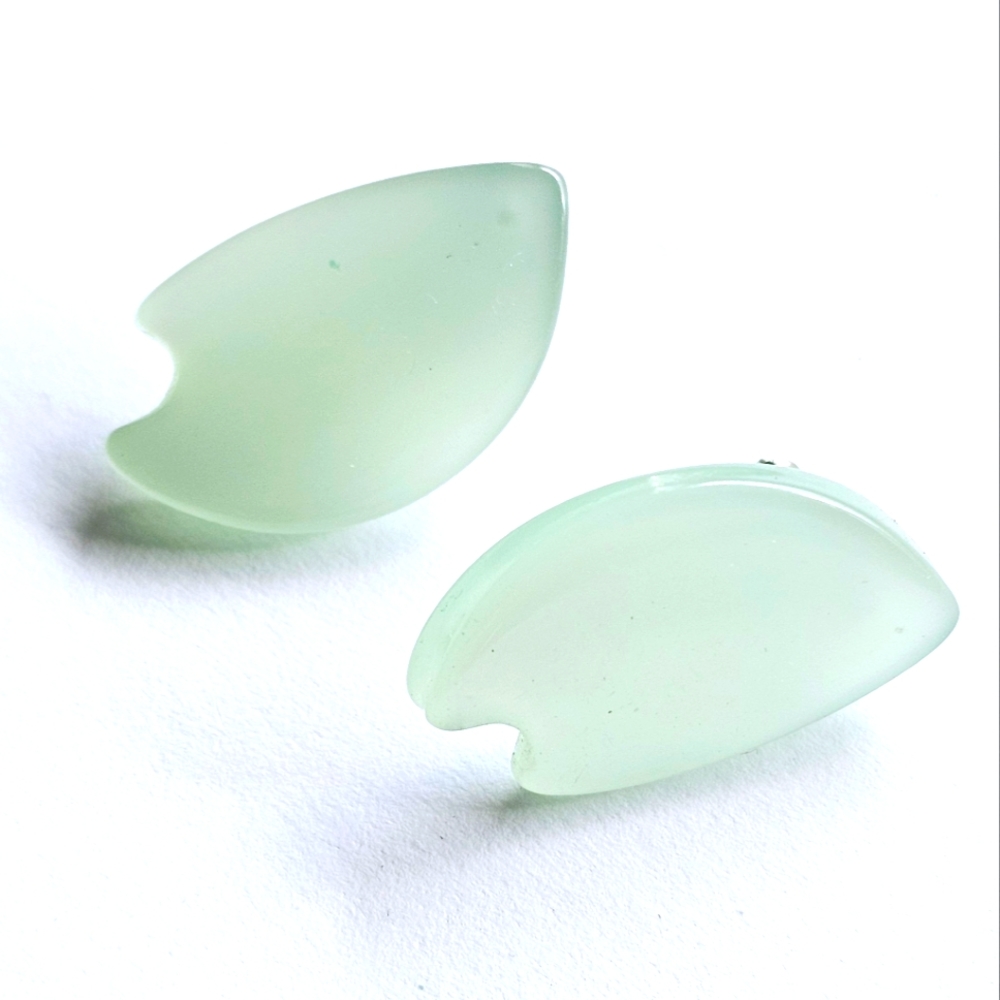 🌟 Vintage Sea Foam Drop Earrings